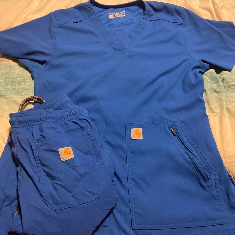 Small carhart brand new scrubs womens